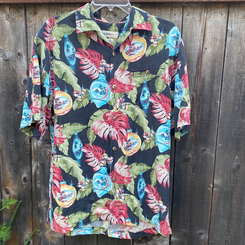 Men’s Tommy Bahama Christmas ornament Hawaiian shirt Vtg